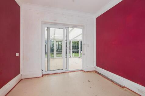 7 Greyhound Chase, Ashford, Kent, TN23 5LL