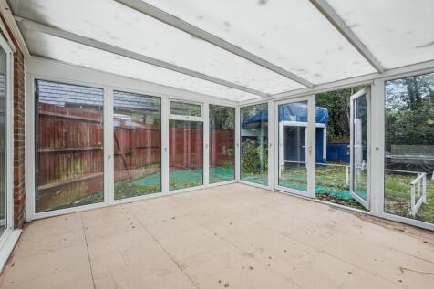 7 Greyhound Chase, Ashford, Kent, TN23 5LL