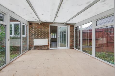 7 Greyhound Chase, Ashford, Kent, TN23 5LL