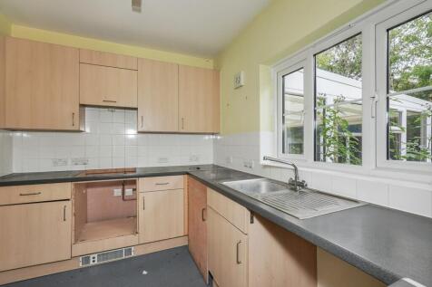 7 Greyhound Chase, Ashford, Kent, TN23 5LL