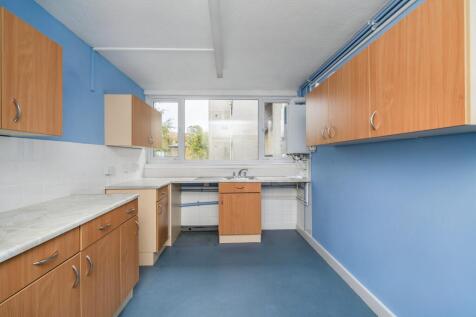 Flat 79 Mountbatten Square, Ward Royal, Windsor, SL4 1SZ