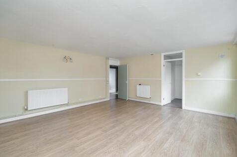 Flat 79 Mountbatten Square, Ward Royal, Windsor, SL4 1SZ