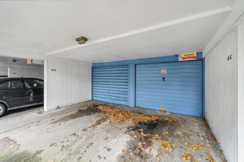 Flat 79 Mountbatten Square, Ward Royal, Windsor, SL4 1SZ