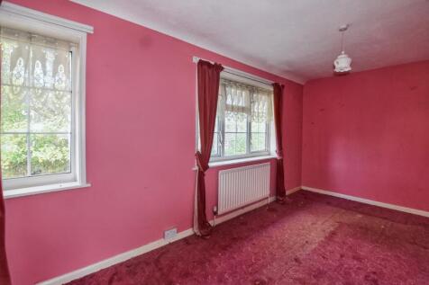 19 Escott Gardens, Mottingham, London, SE9 4BQ