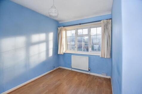 19 Escott Gardens, Mottingham, London, SE9 4BQ