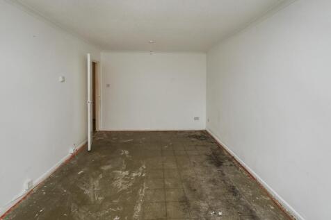 Flat 7 Anvil Court, Marsh Road, Luton, Bedfordshire, LU3 2RB