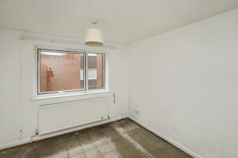 Flat 7 Anvil Court, Marsh Road, Luton, Bedfordshire, LU3 2RB