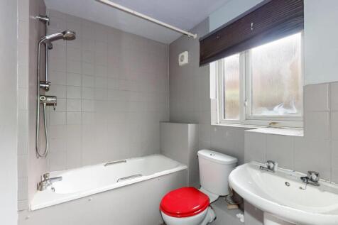 Flat 31, Cotton Avenue, Acton, London, W3 6YE