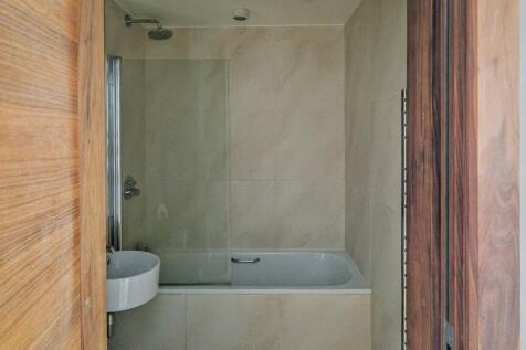 Flat 8 City View Apartments, 29A Saffron Hill, London EC1N 8AG