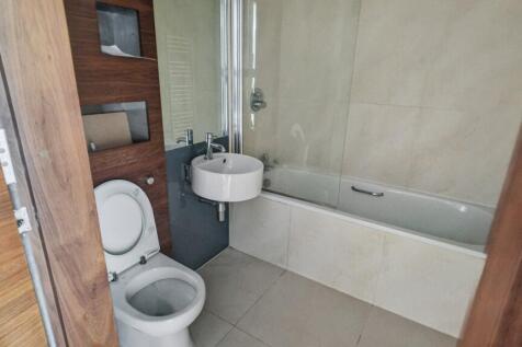 Flat 8 City View Apartments, 29A Saffron Hill, London EC1N 8AG