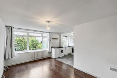 3 The Sheraton, St Marks Hill, Surbiton, KT6 4PY