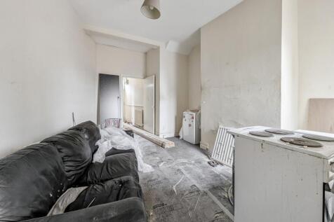 90 &amp; 90A Rawling Road, Gateshead, Tyne and Wear NE8 4QR