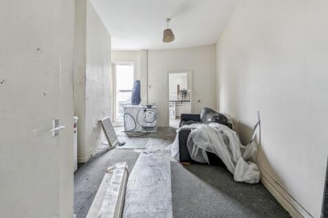 90 &amp; 90A Rawling Road, Gateshead, Tyne and Wear NE8 4QR