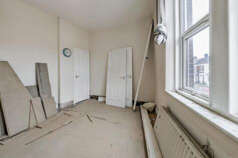 90 &amp; 90A Rawling Road, Gateshead, Tyne and Wear NE8 4QR