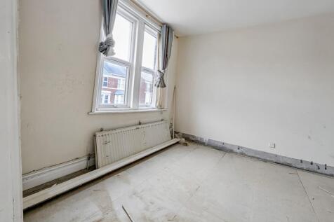 90 &amp; 90A Rawling Road, Gateshead, Tyne and Wear NE8 4QR