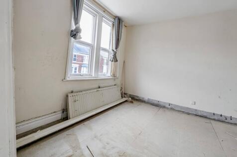 90 &amp; 90A Rawling Road, Gateshead, Tyne and Wear NE8 4QR