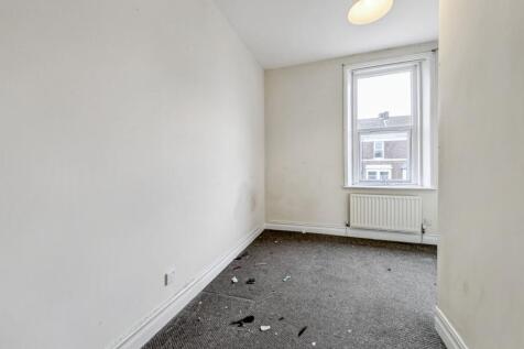 90 &amp; 90A Rawling Road, Gateshead, Tyne and Wear NE8 4QR