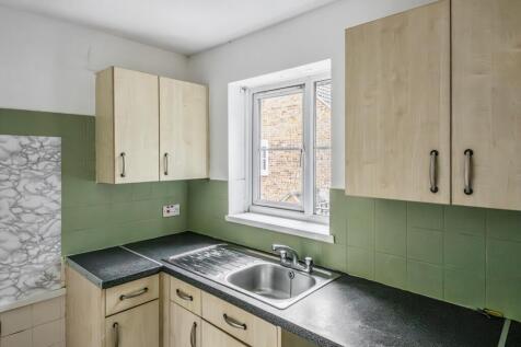 18 Wessex Close, Hungerford, Berkshire, RG17 0NT