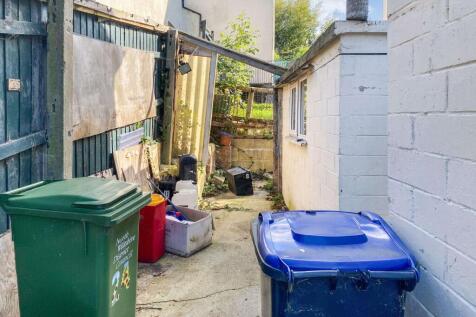 24 Pockeridge Road, Corsham, Wiltshire, SN13 9SB