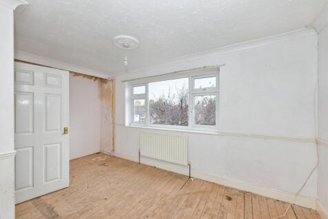 6A Holme Close, Cheshunt, Waltham Cross EN8 8ST