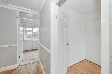 6A Holme Close, Cheshunt, Waltham Cross EN8 8ST