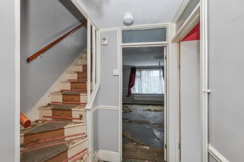 6A Holme Close, Cheshunt, Waltham Cross EN8 8ST