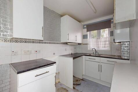 14 Silver Birch Avenue, Chingford, London, E4 8YT