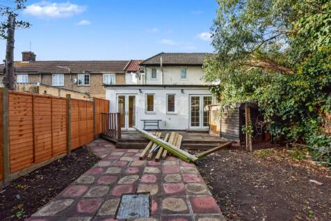 2 Meadow Close, Enfield, EN3 5PE