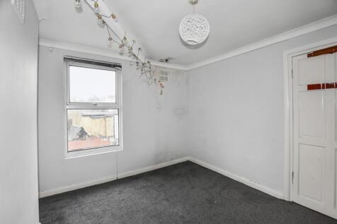 29 Waverley Road, Plumstead, SE18 7TL