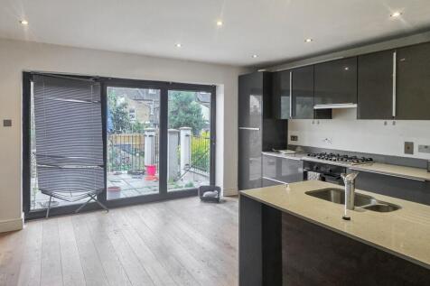 136 Darwin Road, Ealing, London, W5 4BH