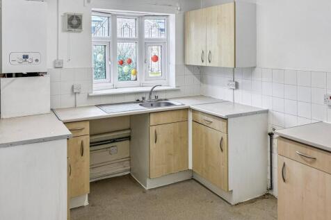 118 Wimbish End, Basildon, Essex, SS13 3PE