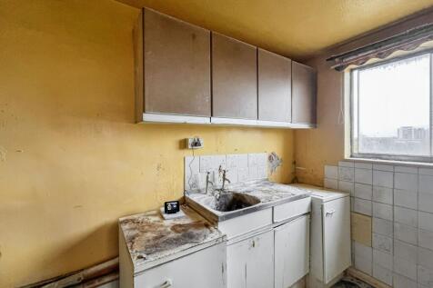 Flat 31 Lloyd House, 20 Tavistock Road, Croydon, Surrey, CR0 2AN