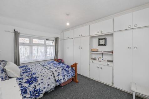 874 Green Lane, Dagenham, London, RM8 1BX