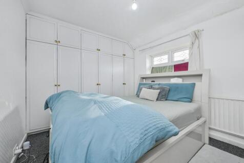 874 Green Lane, Dagenham, London, RM8 1BX