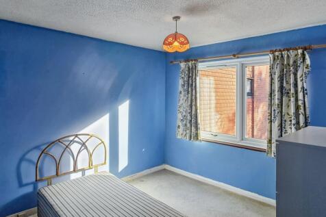 97 Peerless Drive, Uxbridge, Middlesex, UB9 6JF