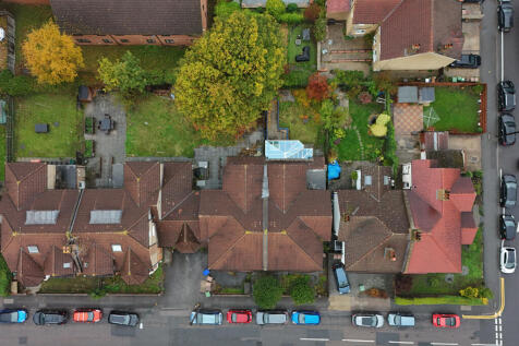 4 &amp; 6 Rosswood Gardens, Wallington SM6 8QZ