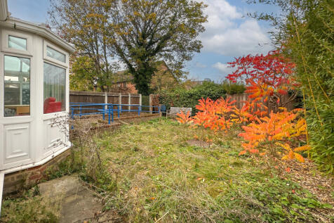 4 &amp; 6 Rosswood Gardens, Wallington SM6 8QZ