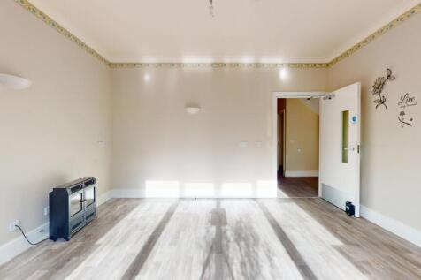 4 &amp; 6 Rosswood Gardens, Wallington SM6 8QZ