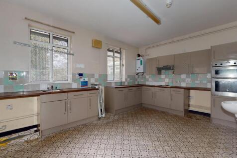 4 &amp; 6 Rosswood Gardens, Wallington SM6 8QZ