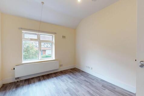 4 &amp; 6 Rosswood Gardens, Wallington SM6 8QZ