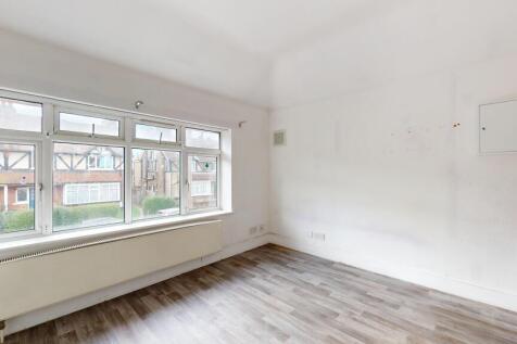 4 &amp; 6 Rosswood Gardens, Wallington SM6 8QZ