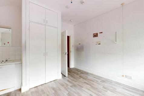 4 &amp; 6 Rosswood Gardens, Wallington SM6 8QZ