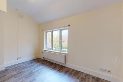 4 &amp; 6 Rosswood Gardens, Wallington SM6 8QZ