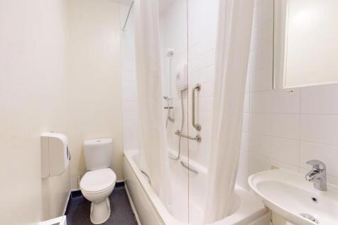 4 &amp; 6 Rosswood Gardens, Wallington SM6 8QZ