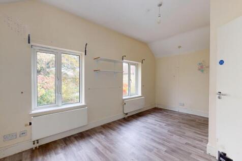 4 &amp; 6 Rosswood Gardens, Wallington SM6 8QZ