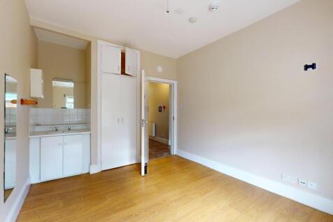 4 &amp; 6 Rosswood Gardens, Wallington SM6 8QZ