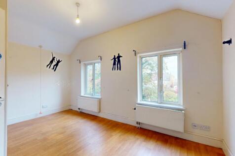 4 &amp; 6 Rosswood Gardens, Wallington SM6 8QZ