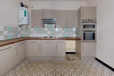 4 &amp; 6 Rosswood Gardens, Wallington SM6 8QZ