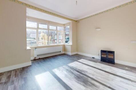 4 &amp; 6 Rosswood Gardens, Wallington SM6 8QZ