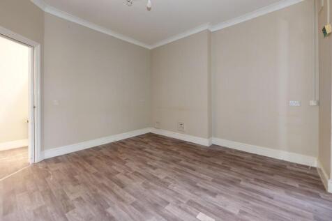 4 &amp; 6 Rosswood Gardens, Wallington SM6 8QZ